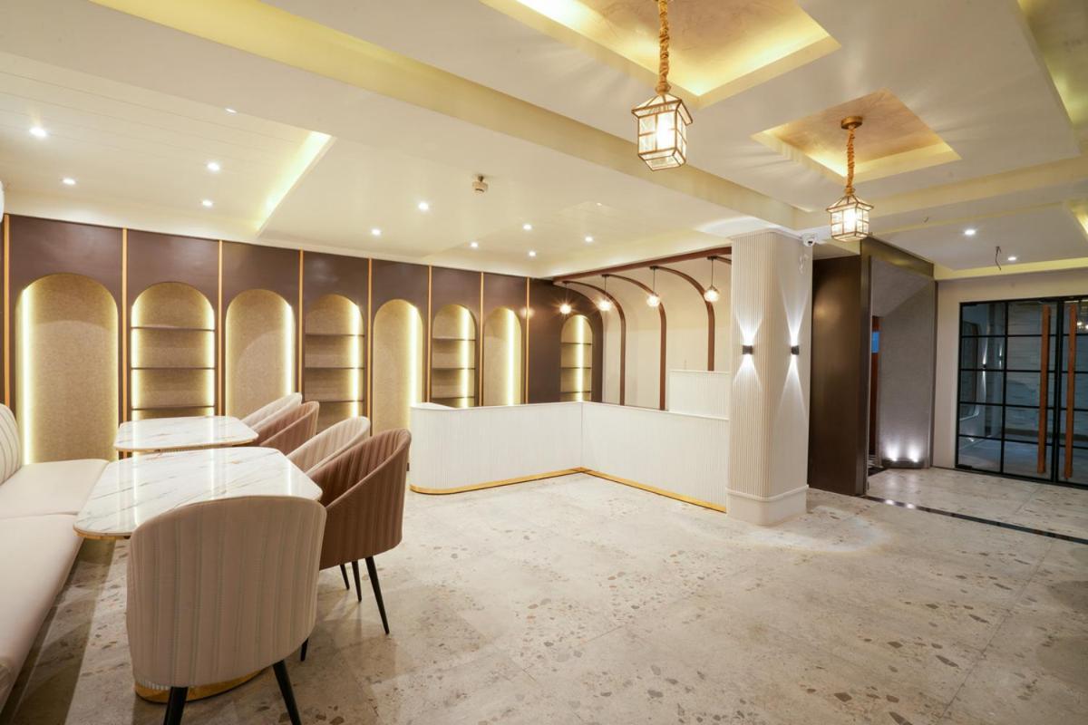 Hotel Square 36 Кота Екстериор снимка