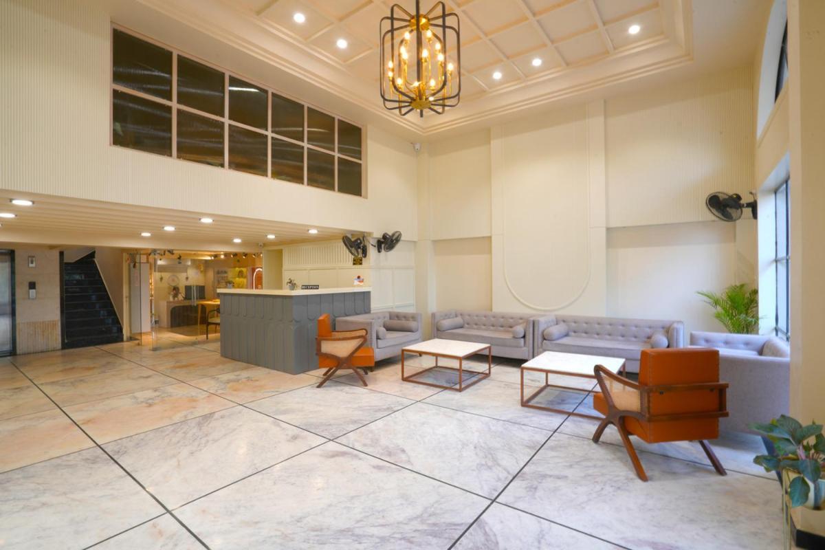 Hotel Square 36 Кота Екстериор снимка