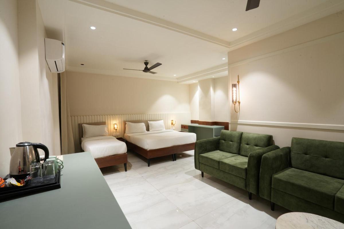 Hotel Square 36 Кота Екстериор снимка