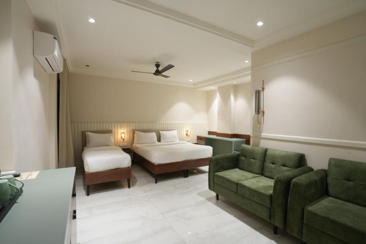 Hotel Square 36 Кота Екстериор снимка