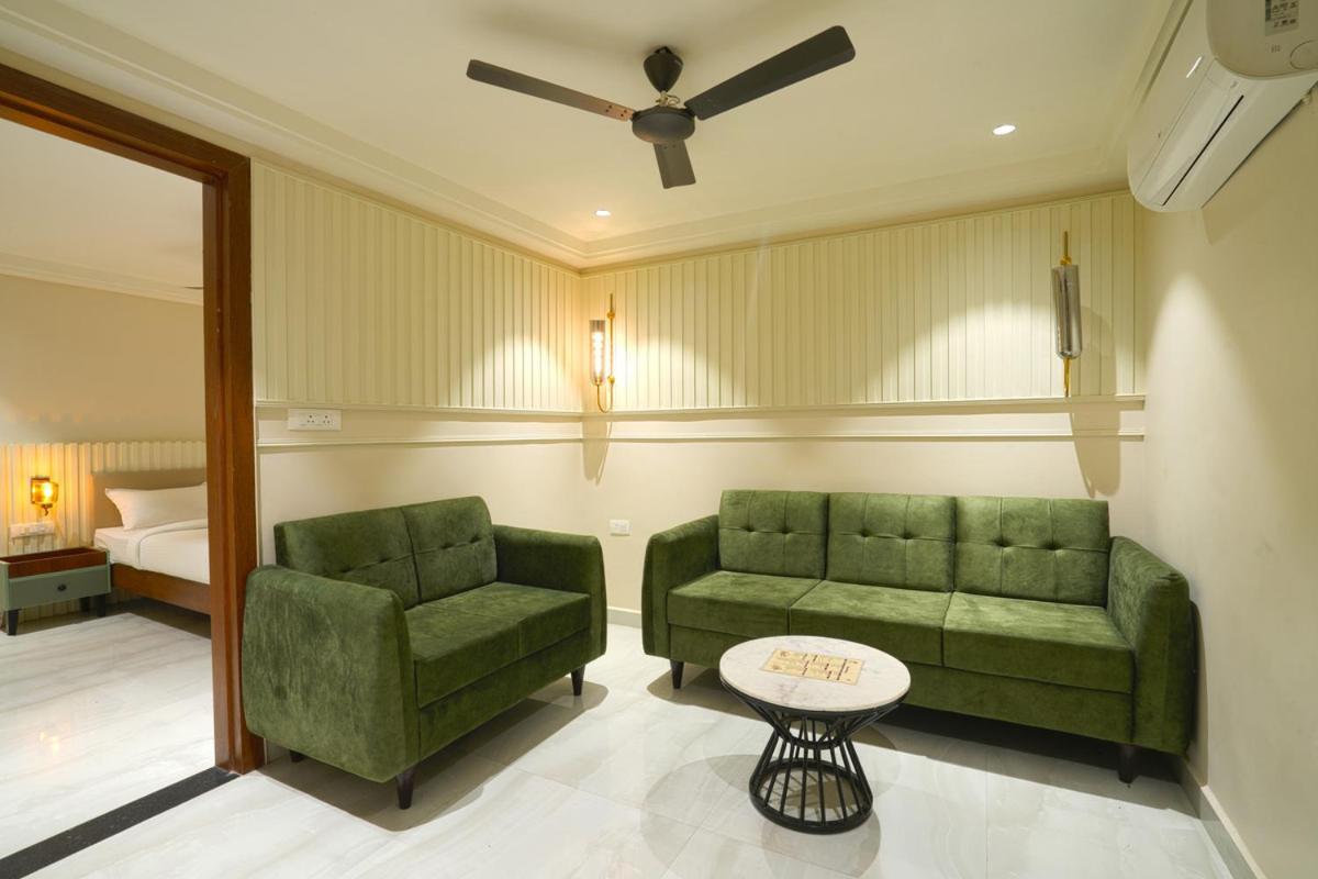 Hotel Square 36 Кота Екстериор снимка