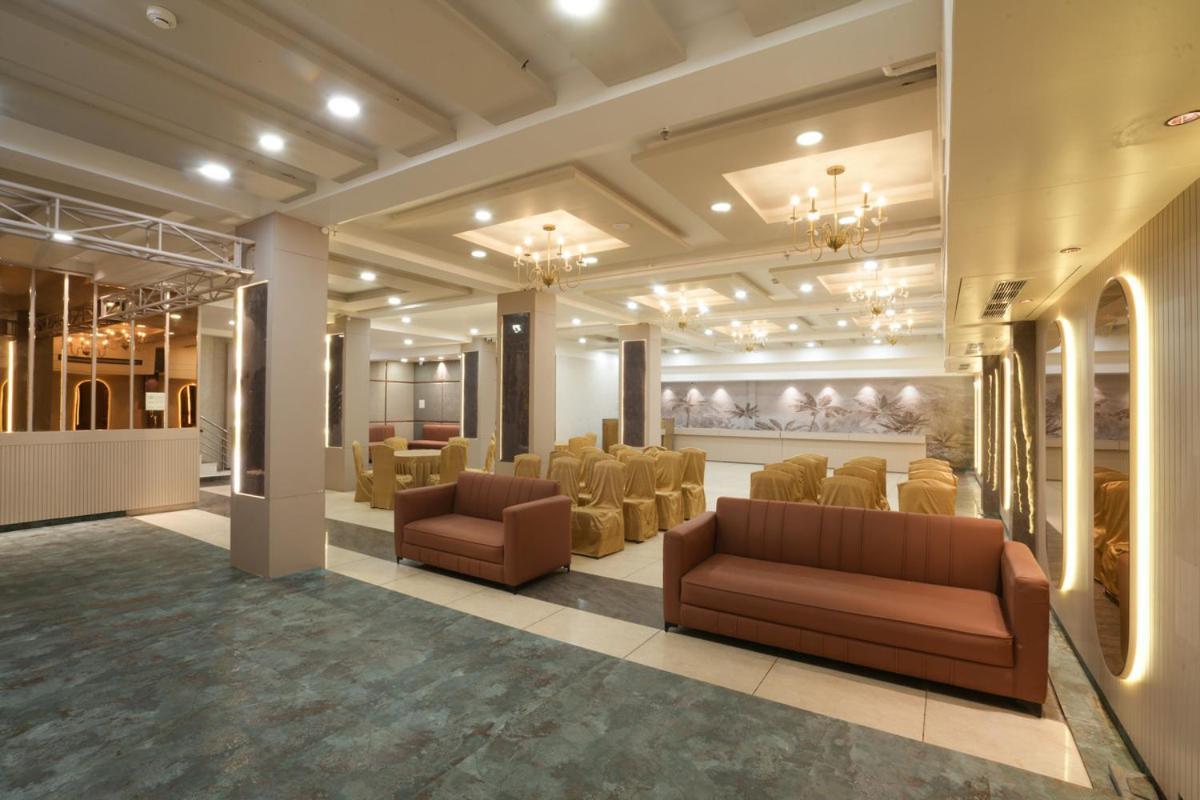 Hotel Square 36 Кота Екстериор снимка