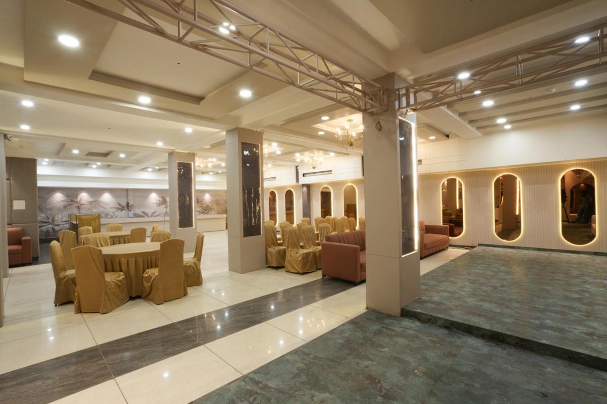 Hotel Square 36 Кота Екстериор снимка